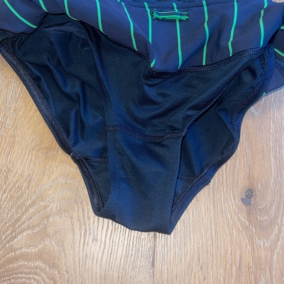 Lululemon navy workout athletic shorts size 4 running - Picture 7 of 8